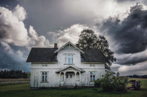 archatlas:  Abandoned Houses in NorwayBritt M. is a photographer based in Oslo, with a special love for abandonment and moody skies. Her most beloved subject of photography are themed portraits. With a background in film and drama studies she loves to