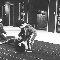  yongguk wrestling with kids ♥   