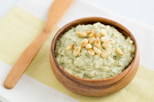christellar:   Recipe | Basil White Bean Dip + Sandwich Spread    