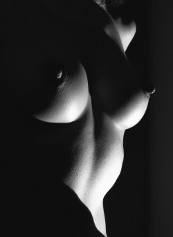 sexysensuous:  Also follow my Natural Ladies Tumblr. Natural-Ladies.tumblr.com.