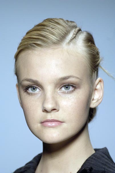 modelmeth:  carmens-kasstle:  mihaliko: Rochas S/S 2006  So many of my faves are here.  doll face era