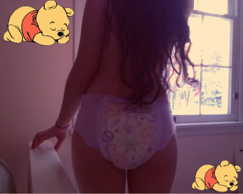 bratbum:  someone asked for a diaper photo recently and since i’m back with my roommates now i