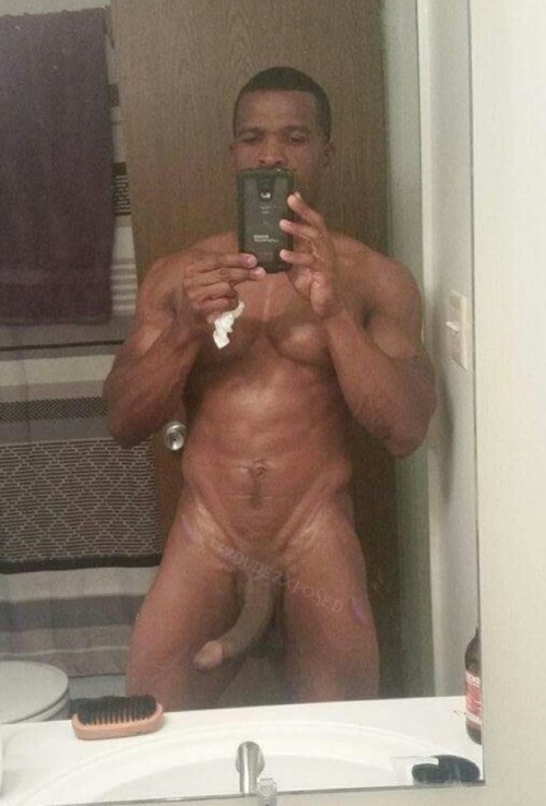 phillybarberfreak:  str8dudezxposed:  This is Travis… I just want to rub his chest and stomach while he fuck my mouth… I’m sure my dude would understand lmaoHttp://www.Str8DudezXposed.tumblr.com  Nice