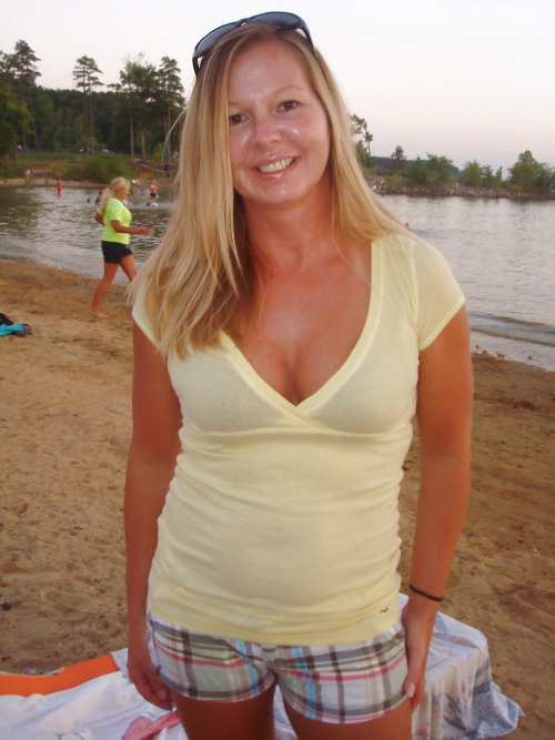 Hot Wives & Cuckolding