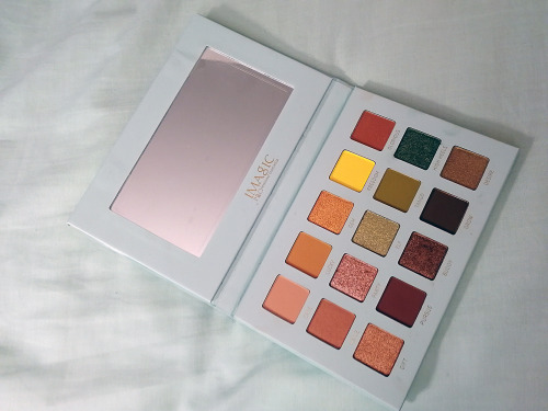 petite-madame:The Coffee Time Palette - (2021)I bought a makeup palette, found the cover quite ugly,