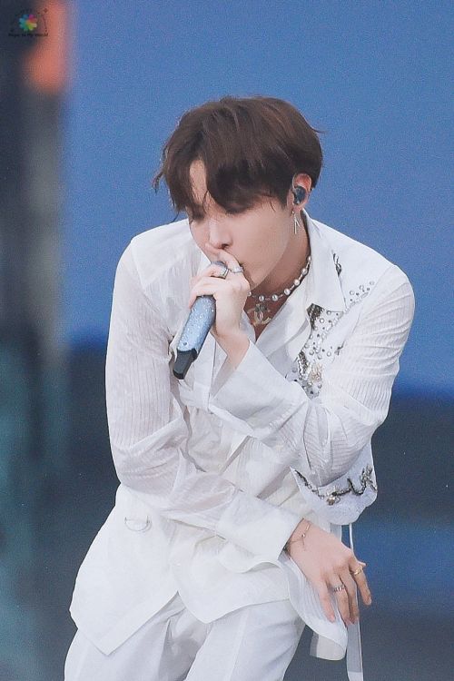 190714 ARMY’s Weverse PostHobiHobi Hoseok’s replyOh my so sexy Trans cr: Amy @ bts-wever