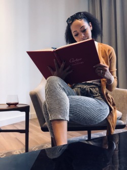 mygawdshespretty:Hey.