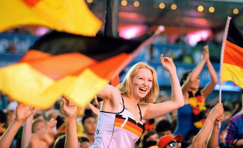 willkommen-in-germany:  Everyone ready for Fussball tomorrow? :) Germany will be