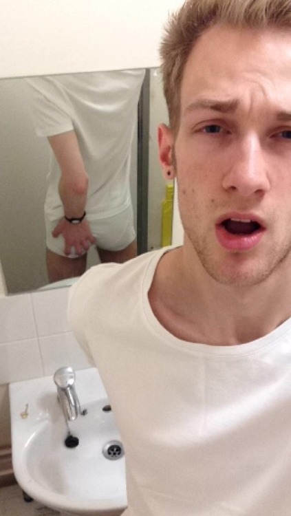 vroengard: cumandforeskinlover.tumblr.com