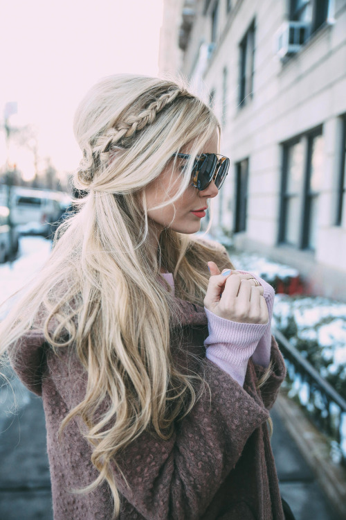 dustjacketattic: hairstyles | barefoot blonde