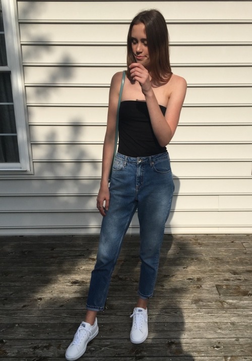 dreamluvr:The sun was blinding me but I was still feeling myself this afternoon ☀️