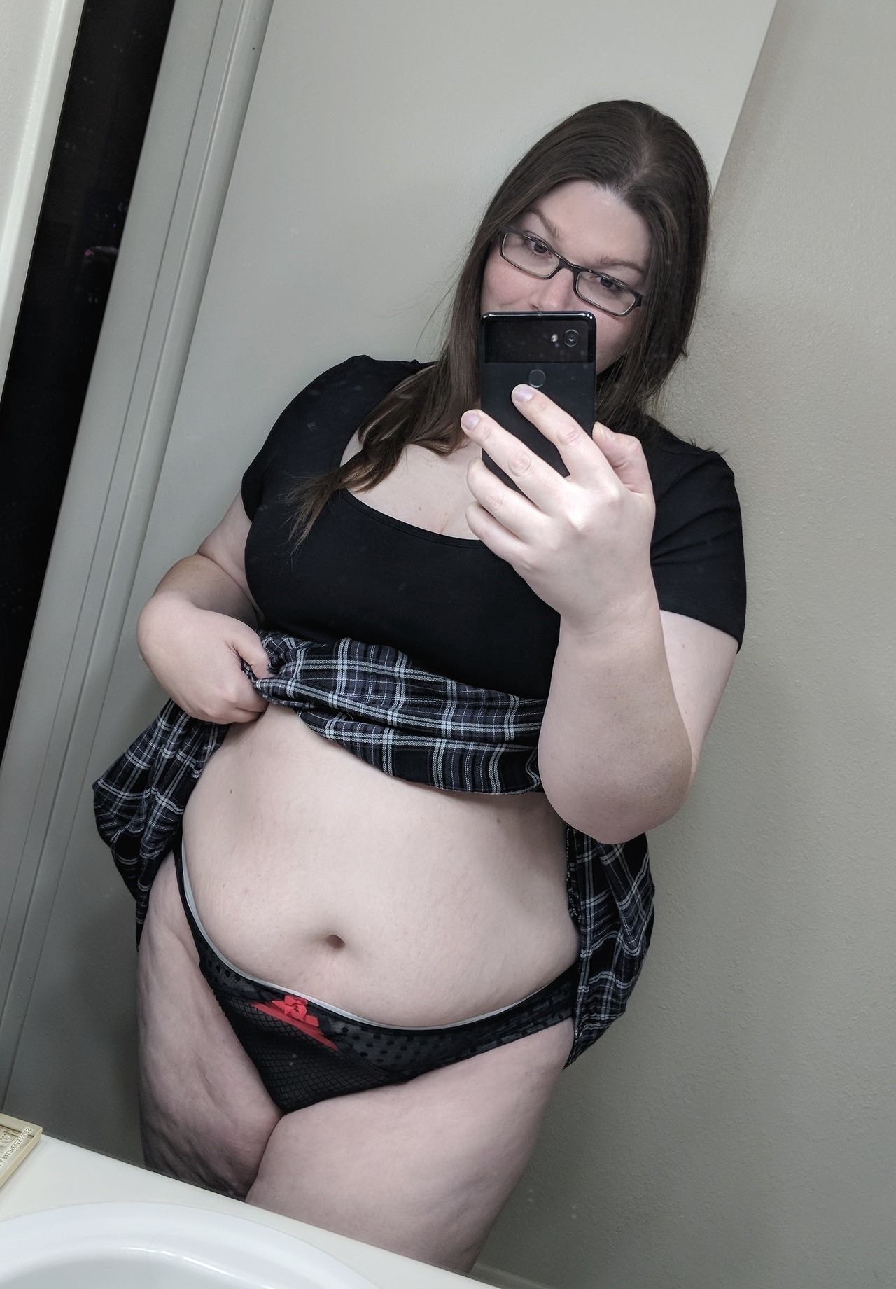 30helensagree:  You like what’s under my dress?