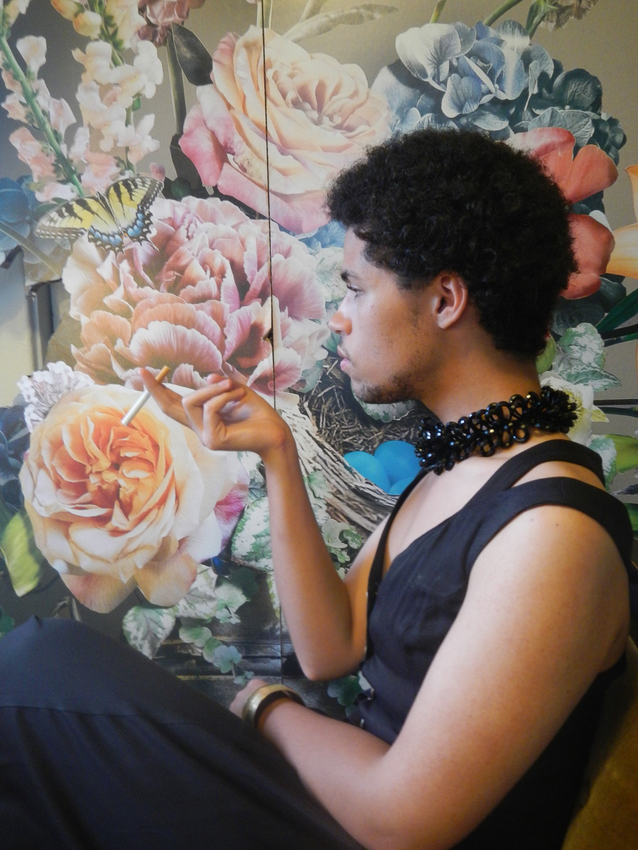 marfmellow:  eclipsed-wren:  This look is entirely of my mama. Upon seeing the strawberry