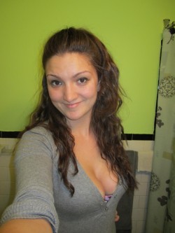 cleavage-n-downblouse.tumblr.com post 52579634472