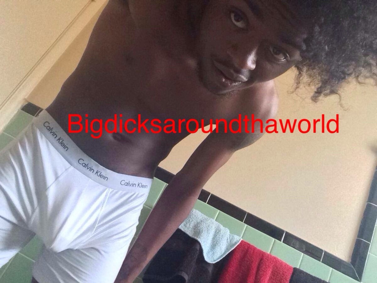 bigdicksaroundthaworld:  I love bulges in boxers  so here is my own collection….enjoy