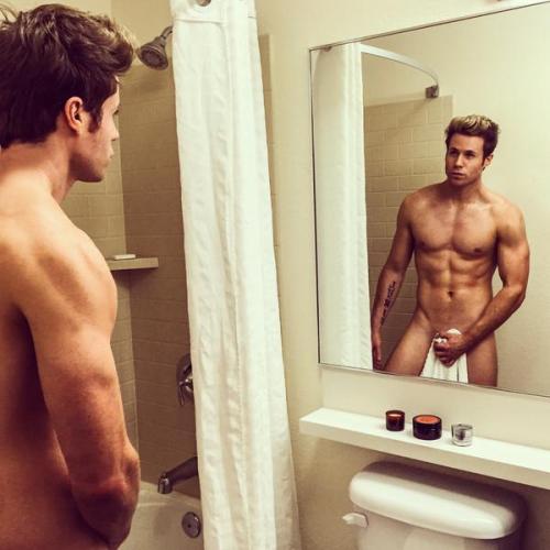 hotfamous-men:  Ashley Parker Angel