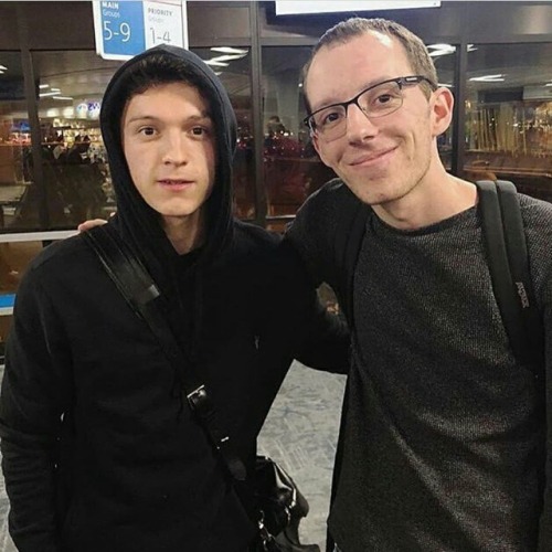 somedayholland36:Tom with fans in Atlanta