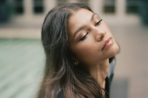 neverfarbehind:ZENDAYA COLEMANby Chantal