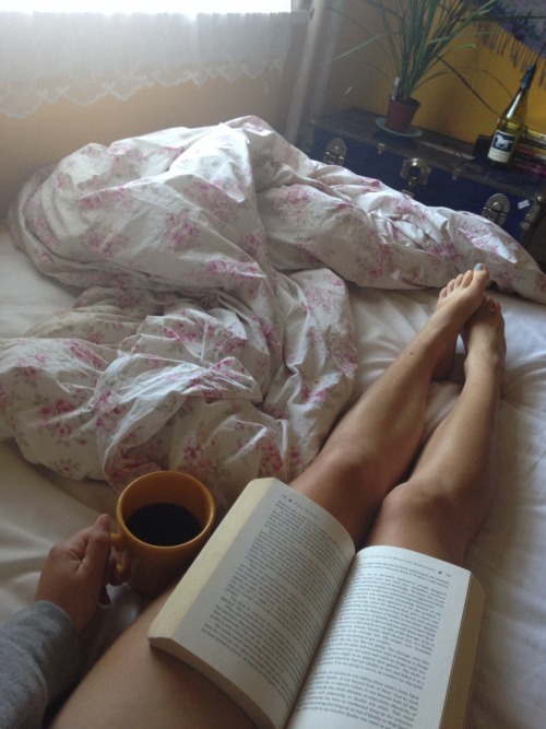 moon-drool:  Don’t wanna leave