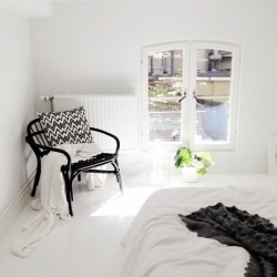 myidealhome:  light &amp; minimal bedroom (via Elin Alta) 