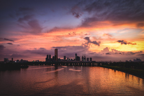 Sunset after the rain.Hangang Bridge, Seoul.