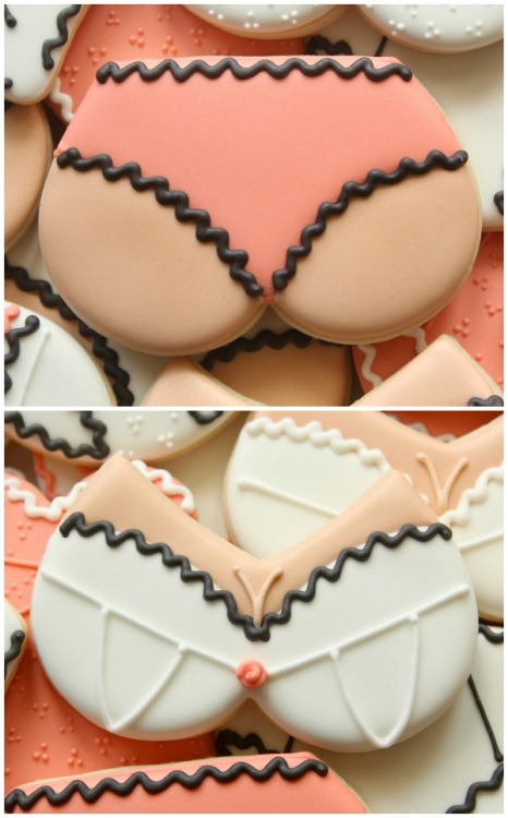 sweetoothgirl:  Easy Lingerie Cookies 