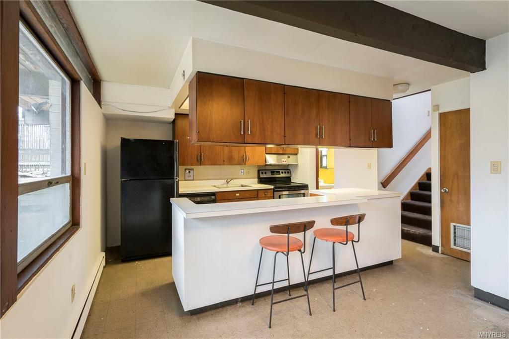 househunting:   $165,000/4 br/2000 sq ft Buffalo, NY   