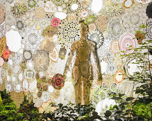 anhedonian-expat:  Shana RobbinsPerformance Art