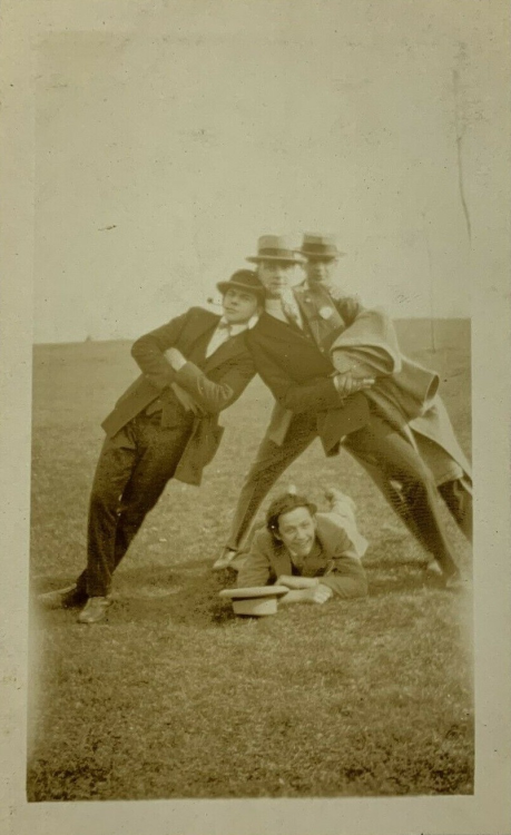 robynmas:froody:lapsedgoth:froody:froody:I love images of late Victorian/Edwardian period men taking goofy pictures with their bros……..boys night circa 1898Images with high levels of Bertie Wooster energies:vintage “me and the lads