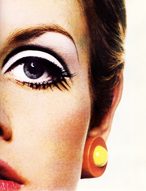    Twiggy photographed by Richard Avedon, 1967   