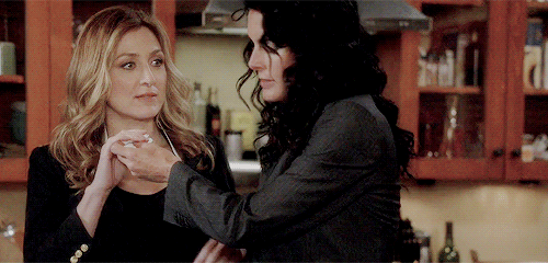 kate–beckett:Adorable Maura tries to rap with her wife.