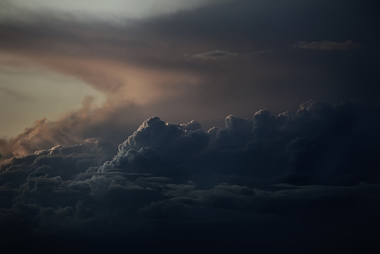 visuxlvibes:  Sky by Marcin Prasal 