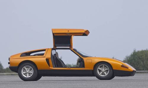 Bruno Sacco, Mercedes Benz concept car C111-II, 1976. Never went into serial production. 190bhp turb