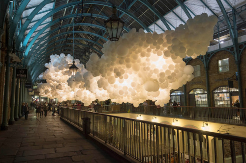 bacteriia: Charles Pétillon floats a cloud of 100,000 balloons inside covent garden