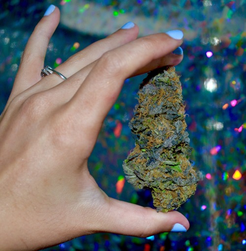 seraphinesmoke:6 gram nug of grape ape Beautiful