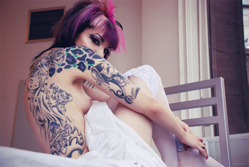 Porn beautiful topless girl with purple hair #nsfw photos