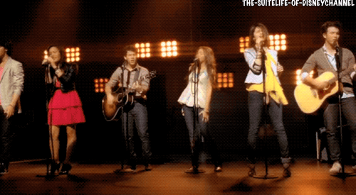 the-suitelife-of-disneychannel:  it’s 2009: you turn on the tv, you go to disney