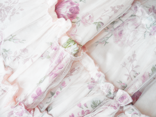 Porn miraienomichi:  pink floral lace dress from photos