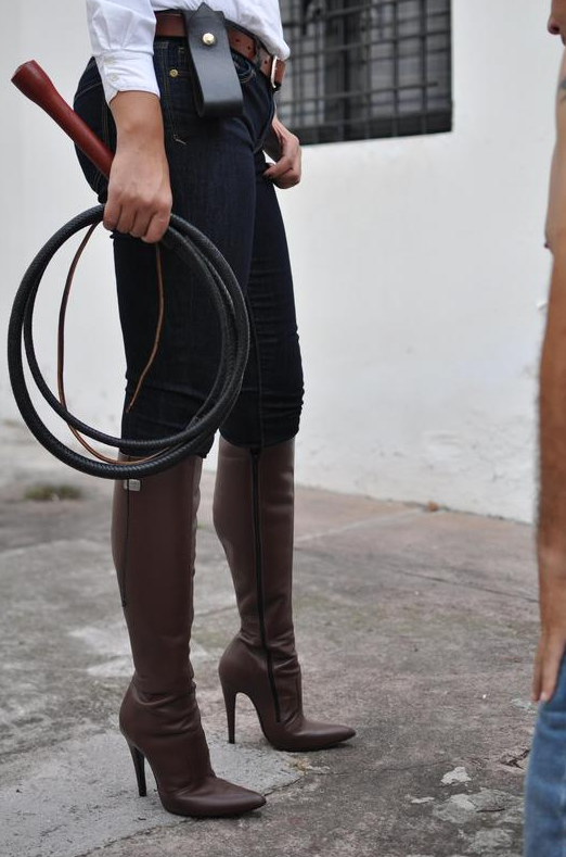 submissivegames:i often see pictures of Dommes in little to no clothing or what is