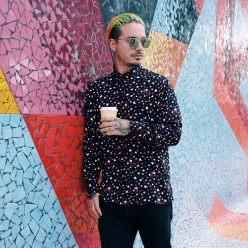 Discover more looks from the biggest urban artist of the moment, J Balvin &gt;&gt; http