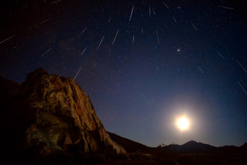 traverse-our-universe: ☄Composite images of the phenomenal Geminid Meteor Shower [Flickr: 1, 2, 3, 4