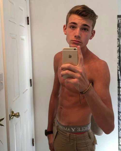 https://horniboisteenbois.tumblr.com/post/166699737924