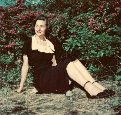 vintageeveryday:The old days in living color: 26 found snaps of beautiful ladies defined the post-wa