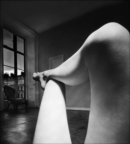 Bill Brandt : Nude, Belgravia - London, 1951 www.instagram.com/p/CT5CstzMcCo/?utm_medium=tum