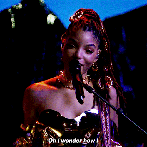 rue-bennett:CHLOE X HALLETipsy LIVE