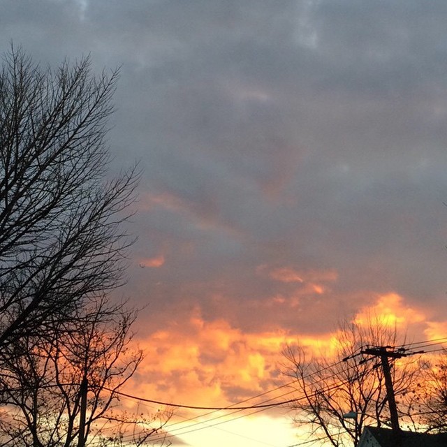 The skies were filled with fire. #nofilter #suffokate #morningcommute #7am #NJ #skypics