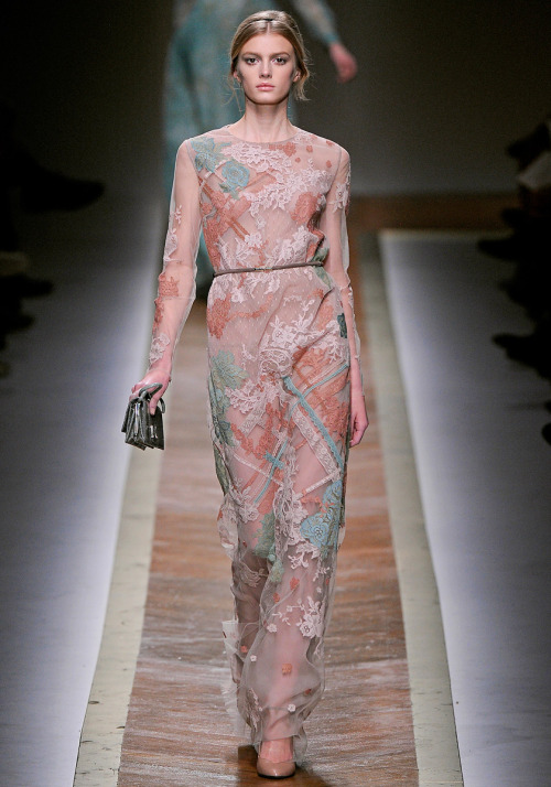 mulberry-cookies:  Sigrid @ Valentino Fall 2011  