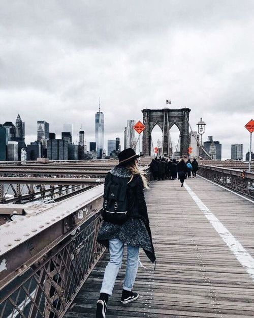 NYC P: @androkajzer #frachella #emelii #backpack #handmade #nyc #newyork #brooklynbridge #travel (a