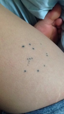 fyeahstick-n-poke:  Don’t know if the other submission went through.. This is a little Orion on my leg