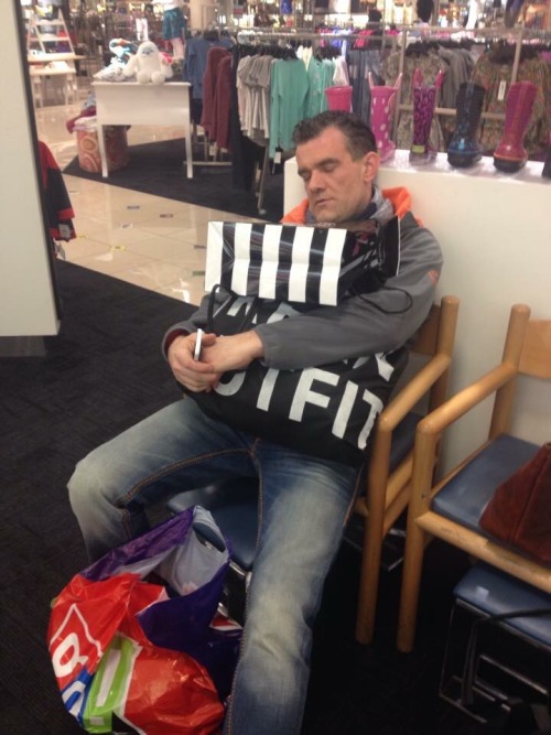 sportarobbiecentral:Lazy dad: the saga